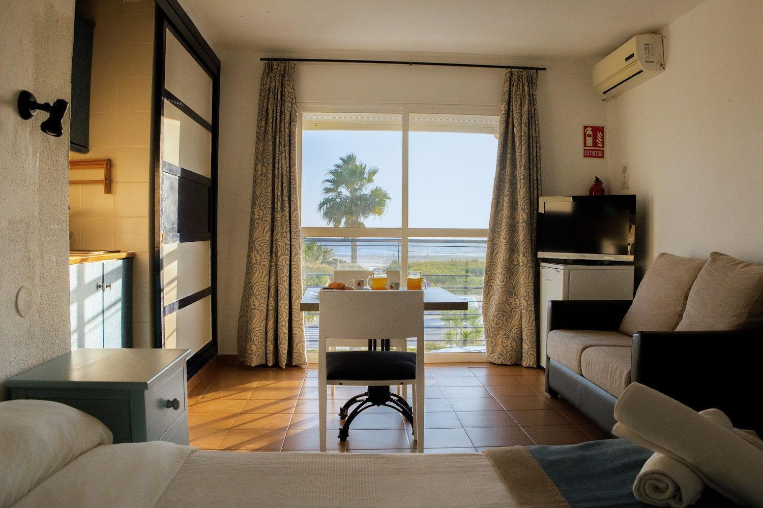Hotel Playa Conil - Beachfront Studios & Suites Conil De La Frontera Luaran gambar