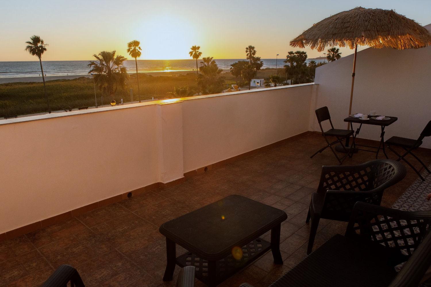 Hotel Playa Conil - Beachfront Studios & Suites Conil De La Frontera Luaran gambar